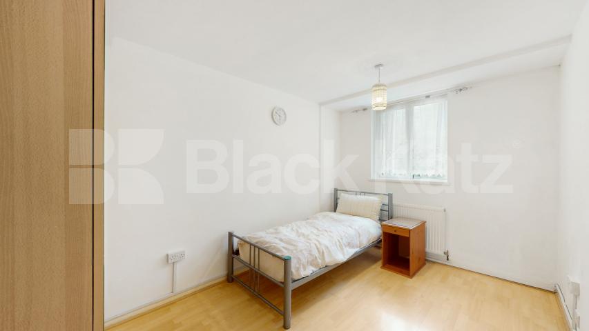 Stylish 2 Bed Split-Level Garden Flat in Prime W10 Location Dowland Street, Queens Park